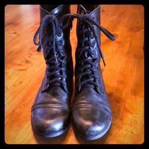 Steve Madden Troopa boots